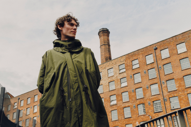 【関税・送料込み】Baracuta X Barbour Datura Hood Parka Barbour x Baracuta Padded Parka With Hood in Green for Men