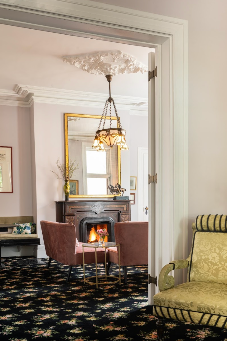 saratoga arms hotel