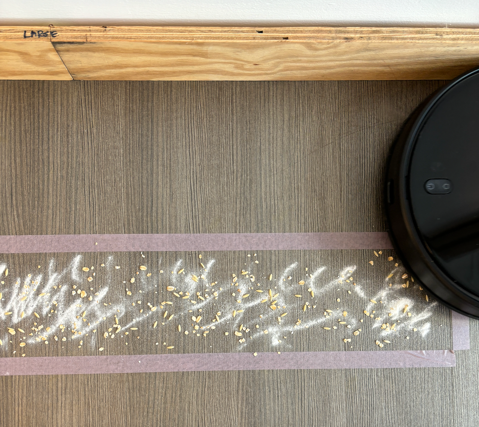 wyze robot vacuum barefloor cleaning test