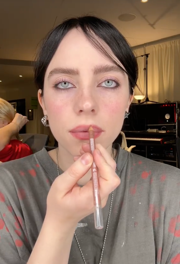 This is the exact lip liner-lipstick comb Billie Eilish wears