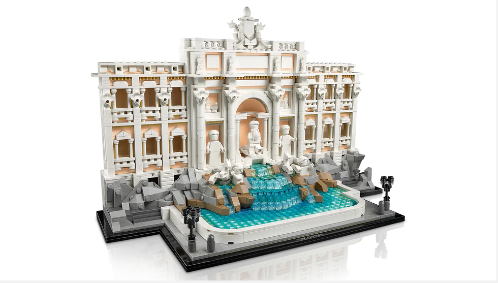 model of the trevi fountain featuring detailed architecture and water elements