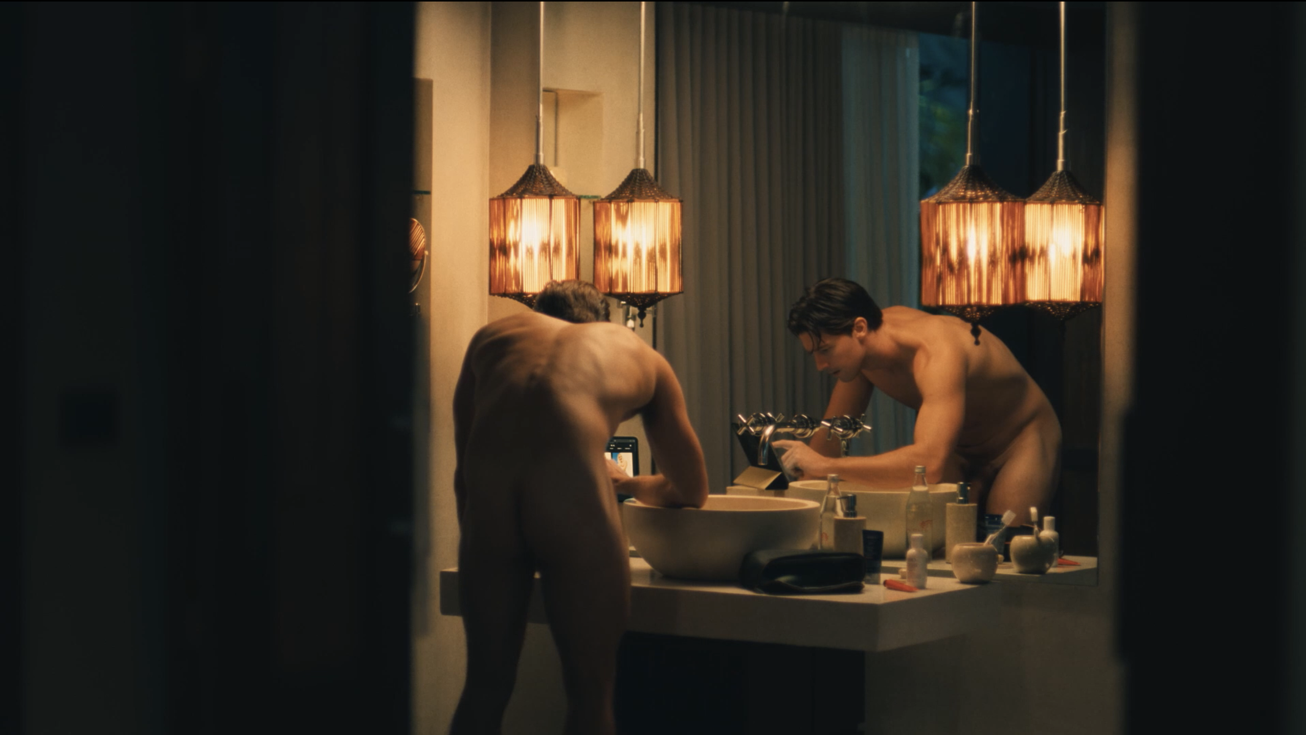 Patrick Schwarzeneggers White Lotus Nude Scene, Explained