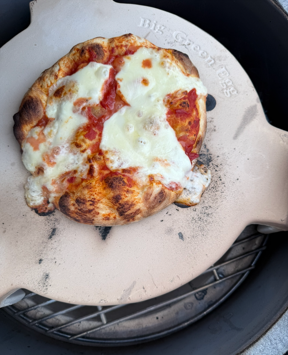 pizza on big green egg