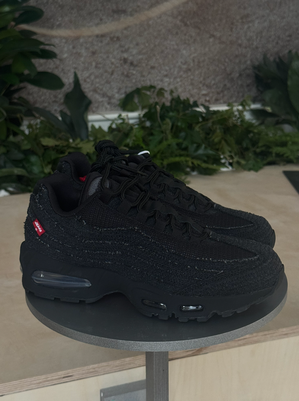 【NIKE x LEVI'S】AIR MAX 95 Black★限定コラボ Levi's Nike Air Max 95 Release Date | Hypebeast