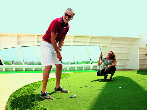 Golf, Golfer, Miniature golf, Golf course, Golf club, Professional golfer, Green, Putter, Golf equipment, Ball game, 