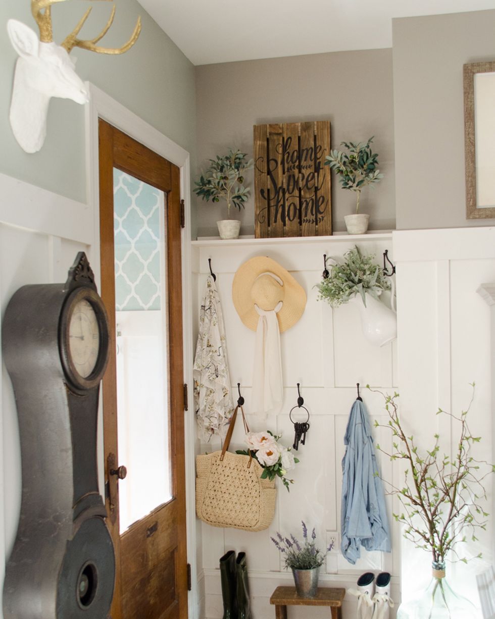 spring decor ideas hanging entryway