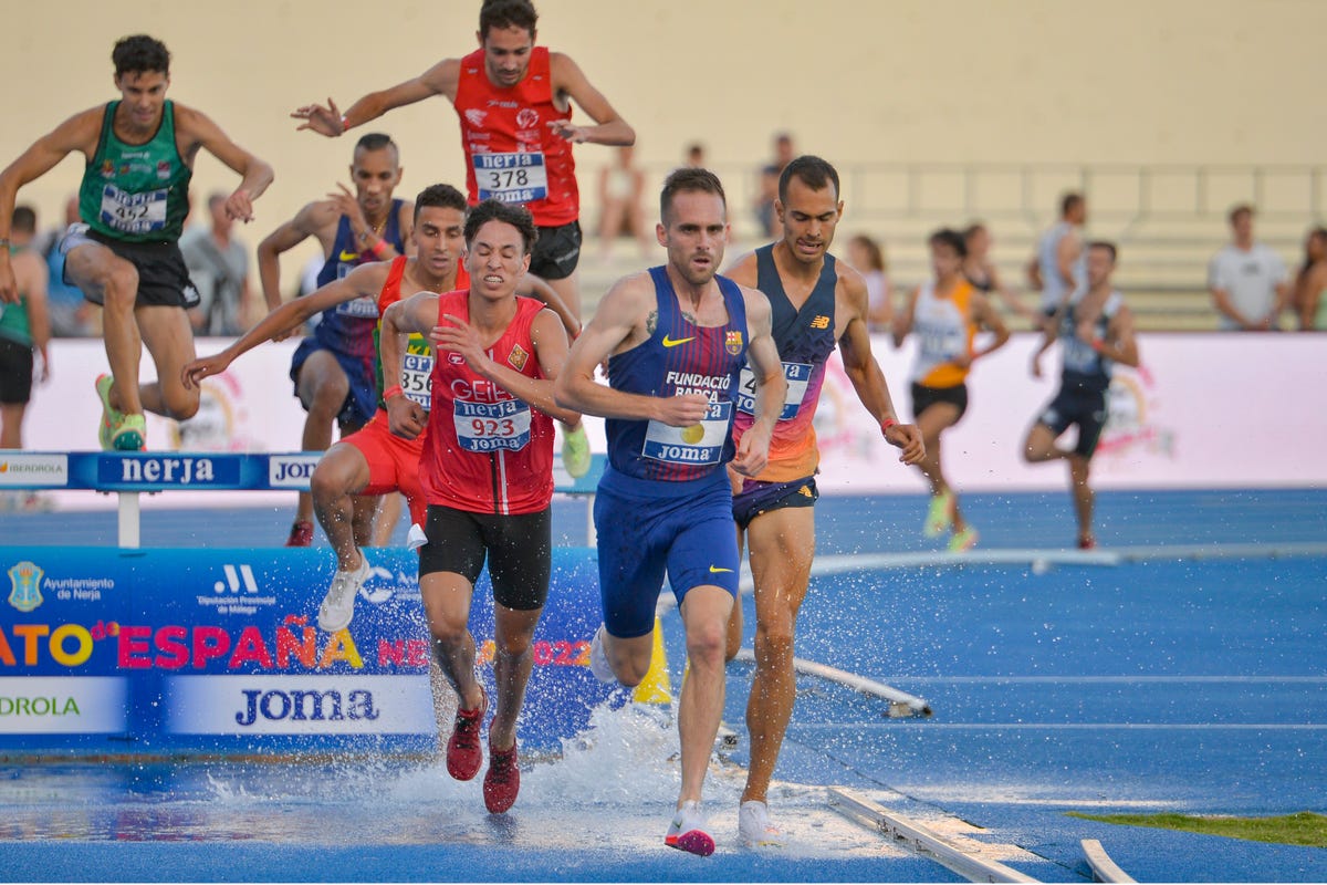 preview for Sebas Martos, quinto título nacional de 3.000 metros obstáculos