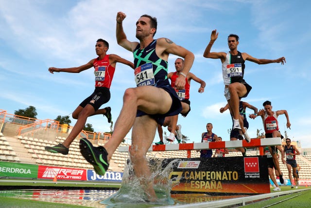 sebas martos, minima olímpica en huelva en 3000m obstáculos