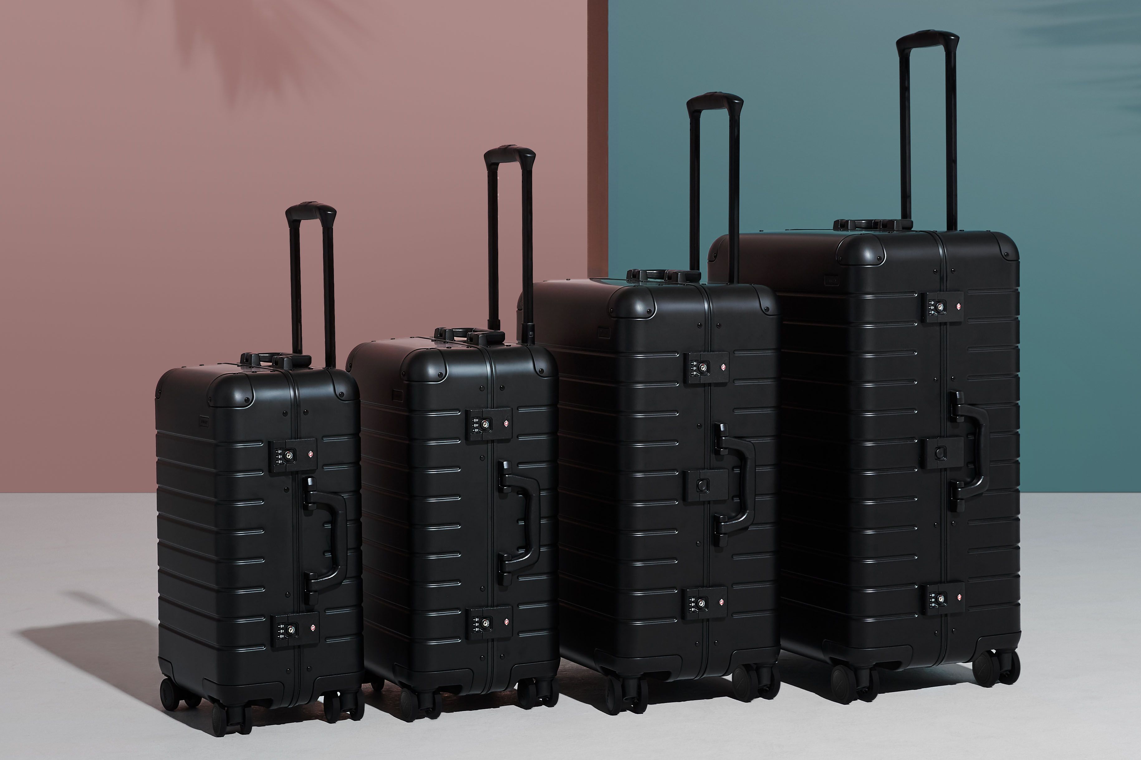 Away black sales aluminum luggage