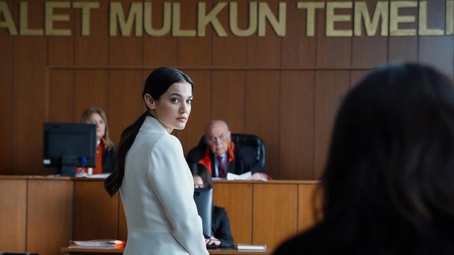 seis meses más tarde del hallazgo del cuerpo de su padre, ceyilín es apresada por homicidio, mientras que gül se enfrenta a metin y eren se descubre al verdadero asesino de zafer