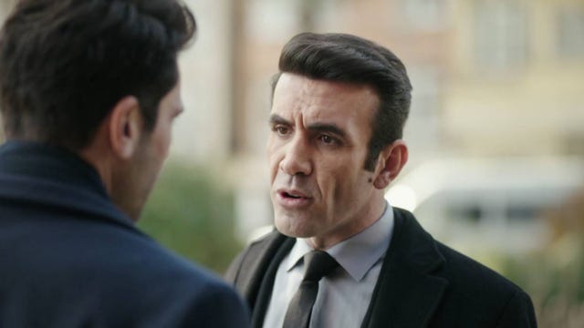 pars, con ayuda de metin, trata de reconstruir los pasos que dio su hermana tras su regreso a estambul y antes de su fatídica muerte