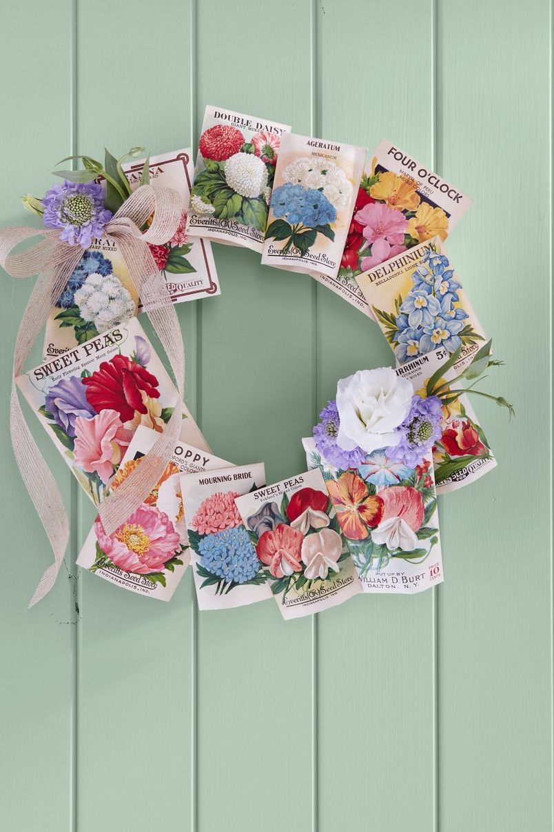 https://hips.hearstapps.com/hmg-prod/images/seed-packet-wreath-mothers-day-craft-1553282208.jpg?crop=0.794xw:1.00xh;0.0663xw,0&resize=980:*