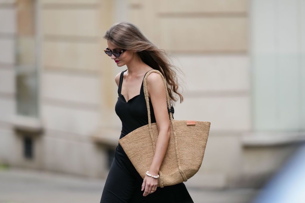 Estos son los 6 bolsos de rafia mas deseados del verano y elegidos por las expertas en moda