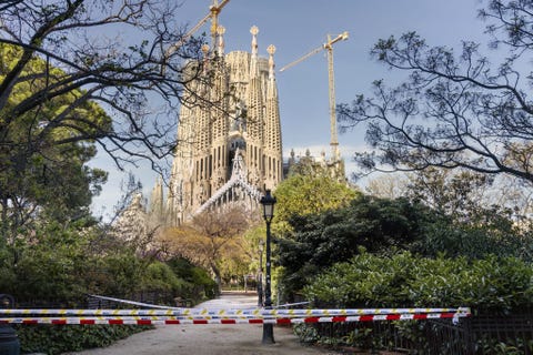Op deze foto van 6 april 2010 is de Sagrada Familia in Barcelona Spanje geheel verlaten