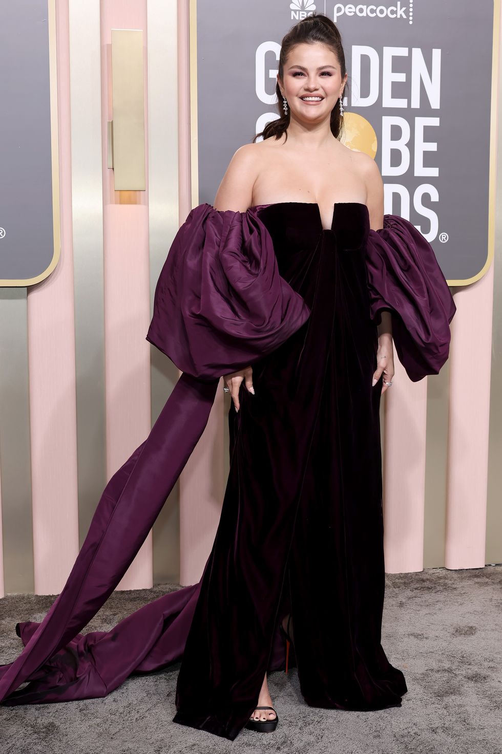 beverly hills, california january 10 selena gomez attends the 80th annual golden globe awards at the beverly hilton on january 10, 2023 in beverly hills, california photo by amy sussmangetty images