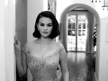 selena gomez oscar necklace