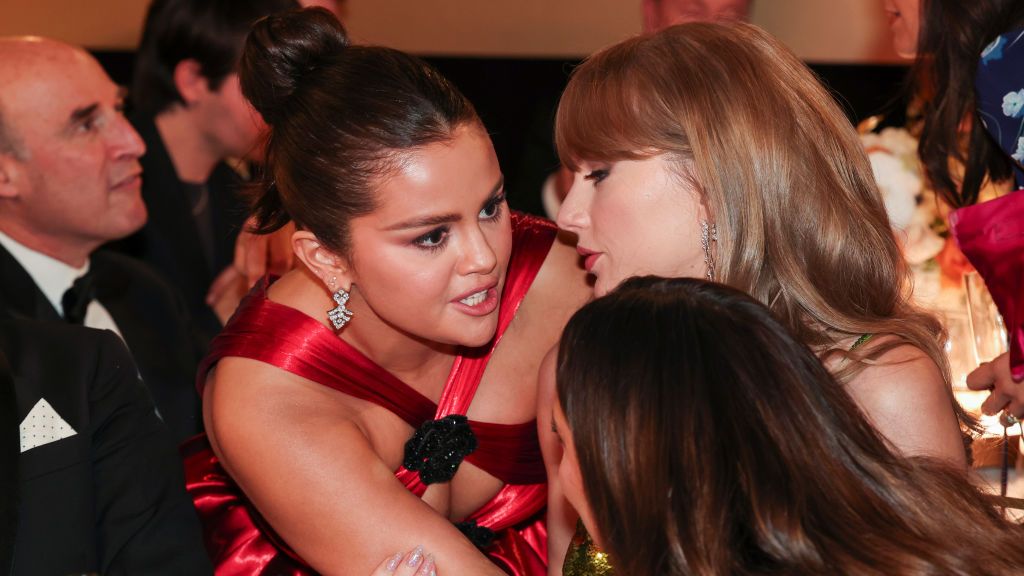 1024px x 576px - Lip Reading of What Selena Gomez Told Taylor Swift in Viral Golden Globes  Convo