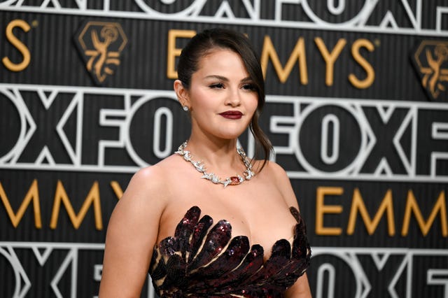 selena gomez bij de emmy awards 2023