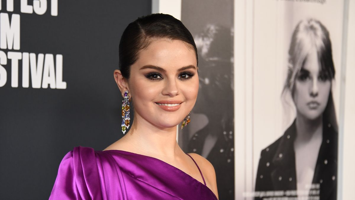 Selena Gomez Wears the Perfect End of Summer Outfit