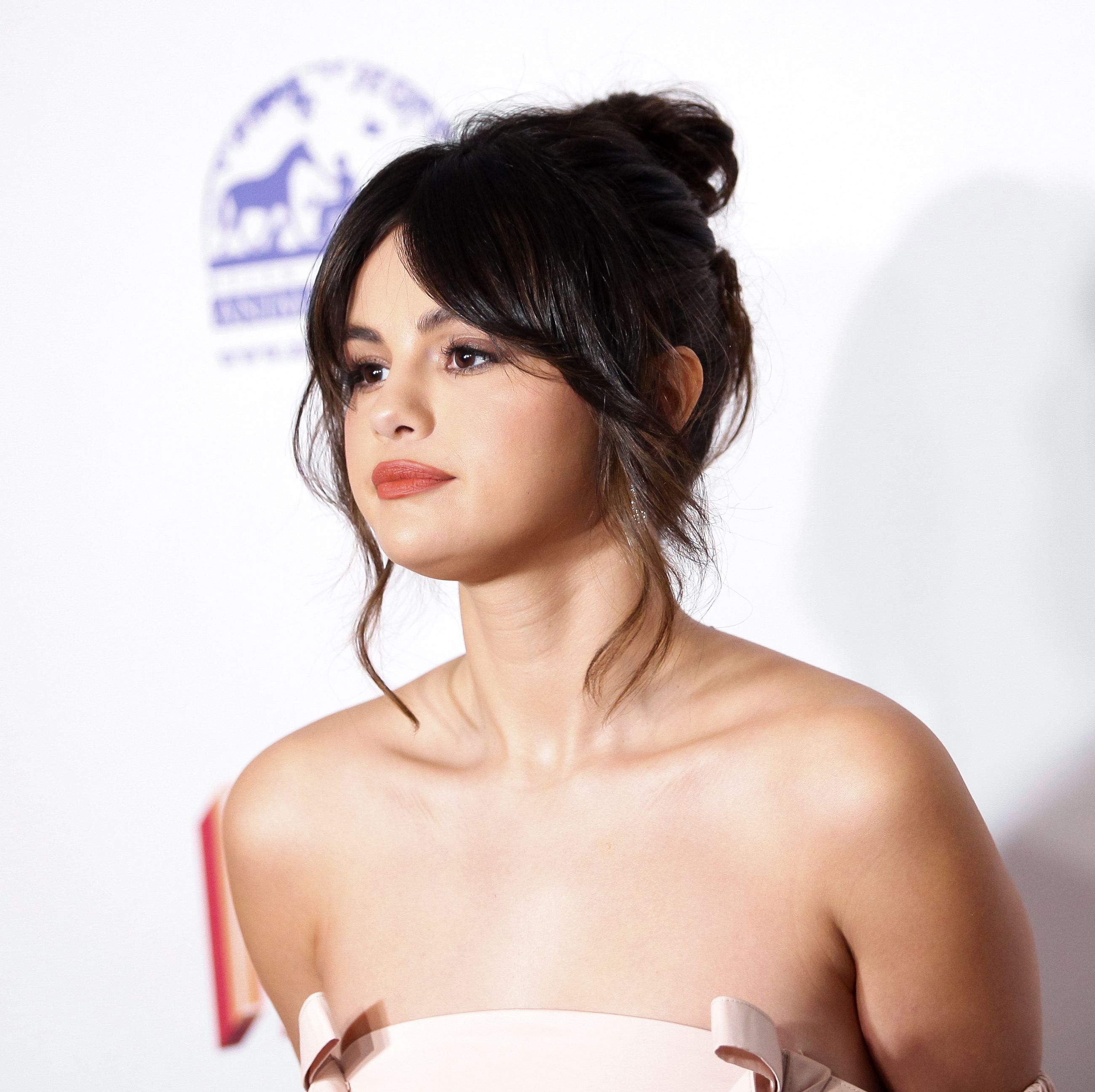 Selena Gomez Had a Hollywood Bombshell Moment on the 2023 VMAs Red Carpet