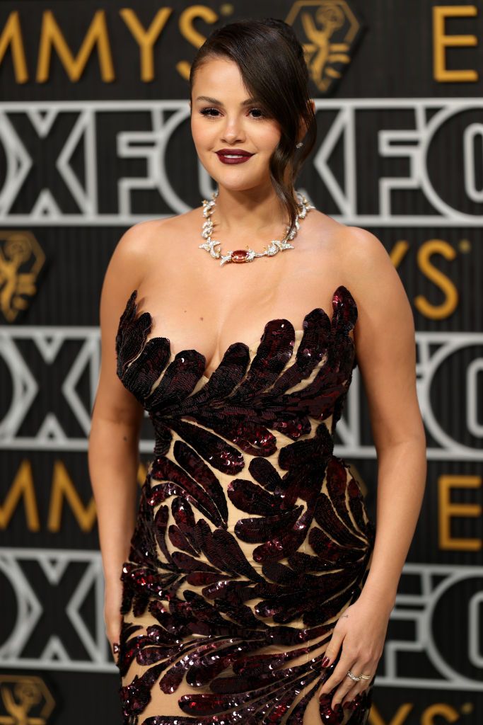 Selena Gomez Wears Oscar de la Renta Dress to Emmy Awards