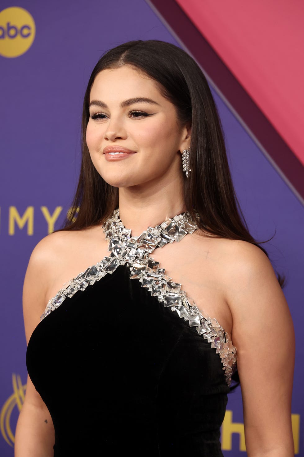 See Selena Gomez Shut Down the Emmy Red Carpet in Tiffany Baubles