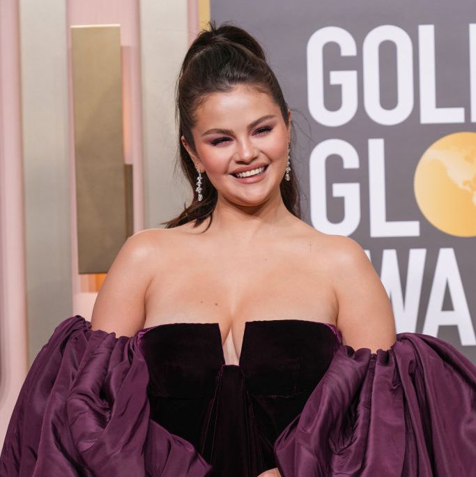 Selena Gomez Responded to Fans Who Have Been Commenting On Her Shaking Hands