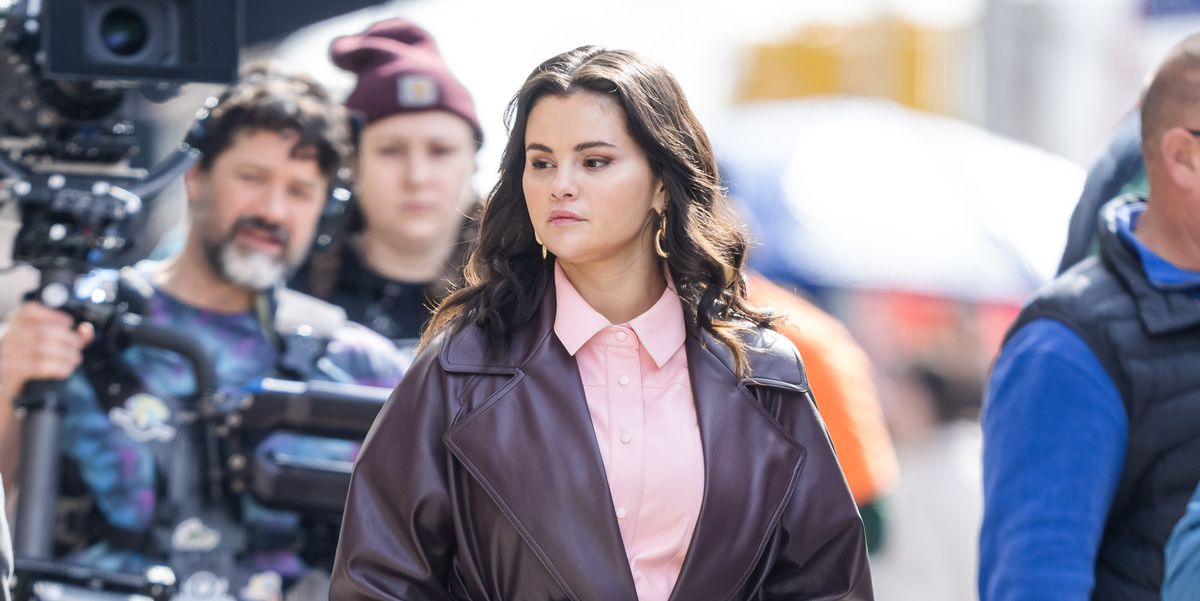 Selena Gomez Wears Chic Oversized Plum Coat On ‘Only Murders In the Building’ Set