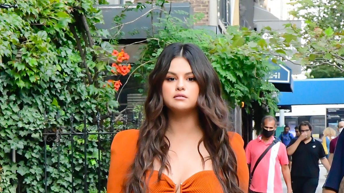 preview for Selena Gomez Recalls FAKE Tan FAIL at 2018 Met Gala