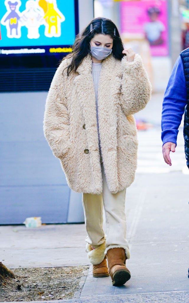 See Selena Gomez s Two New Winter Outfits in New York City