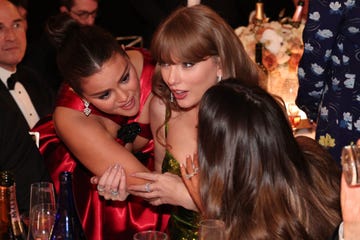 selena gomez y su secreto a taylor swift en los globos de oro