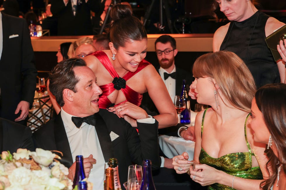 selena gomez and taylor swift at the golden globes