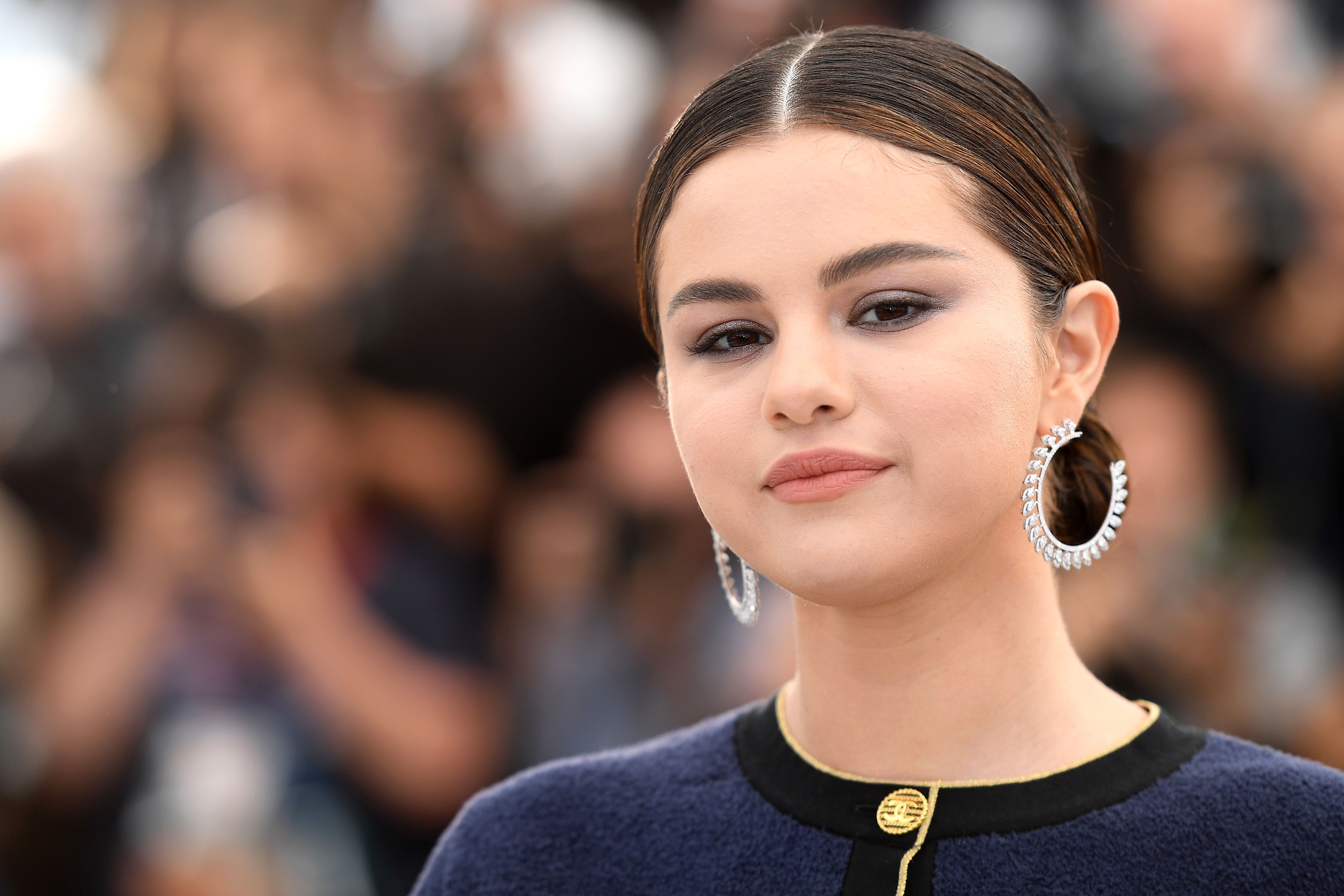 Selena Gomez Wears Wet Look Hair on Instagram