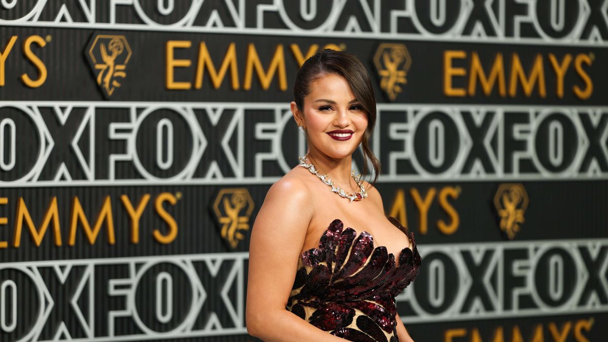 Selena Gomez Addresses Her Fluctuating Body Size: 'I Am Proud To Be Who I  Am