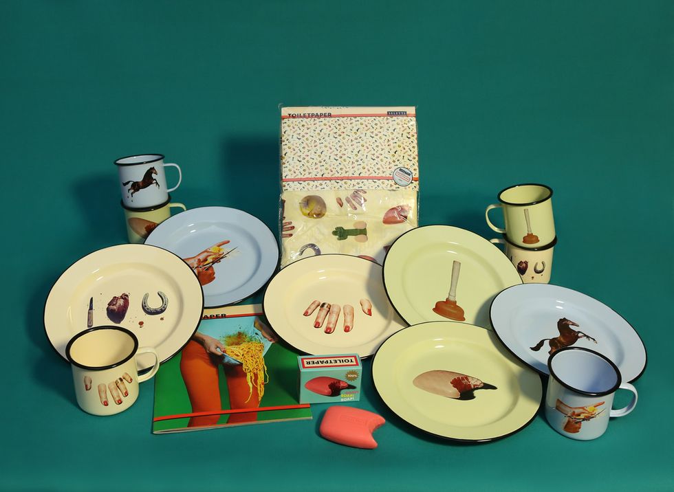 Dishware, Porcelain, Dinnerware set, Tableware, Plate, Still life, Ceramic, Tea set, Serveware, Teacup, 