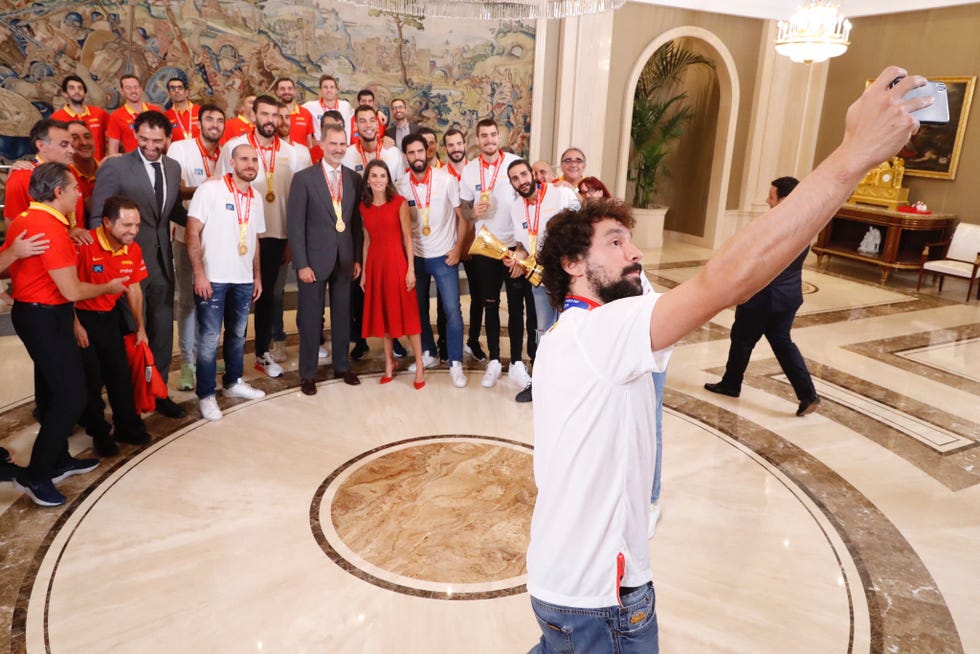 Los Reyes con la selección española de baloncesto