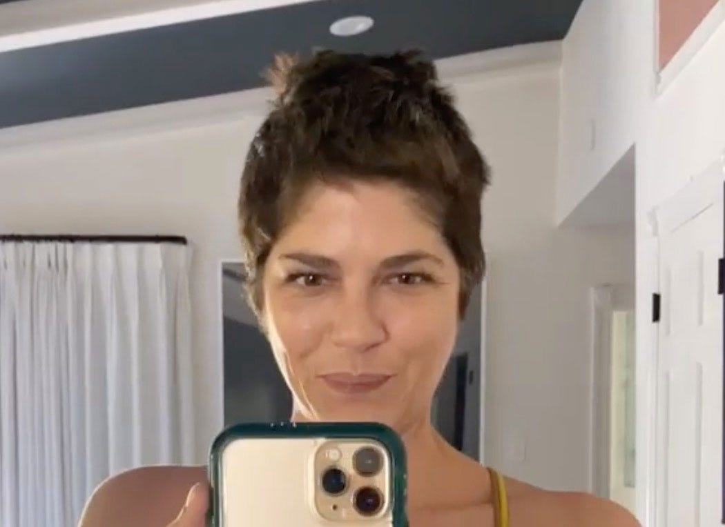 Selma Blair Posts Video Walking In Leg Braces Amidst Ms Battle 