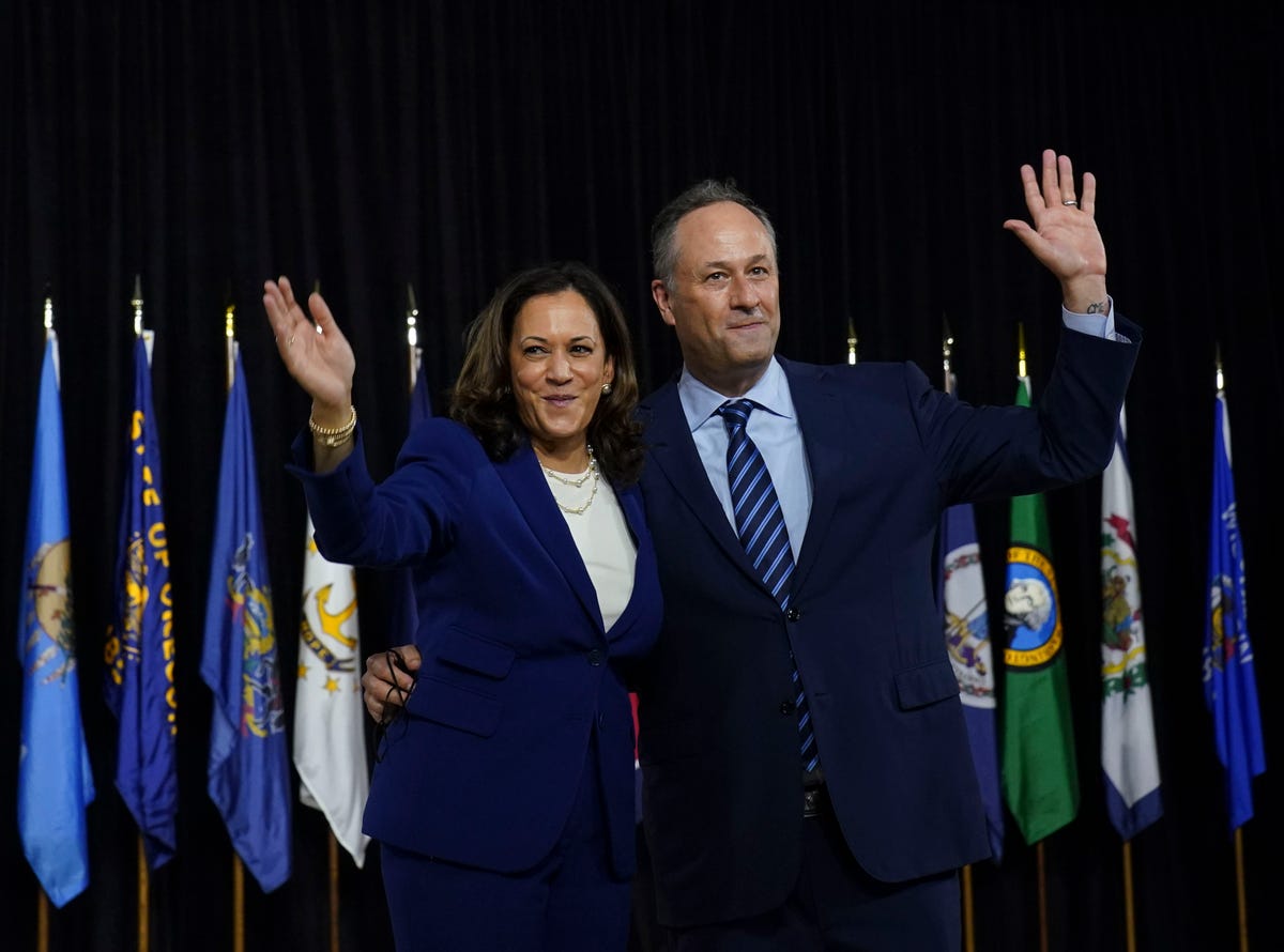 sen-kamala-d-harris-and-her-