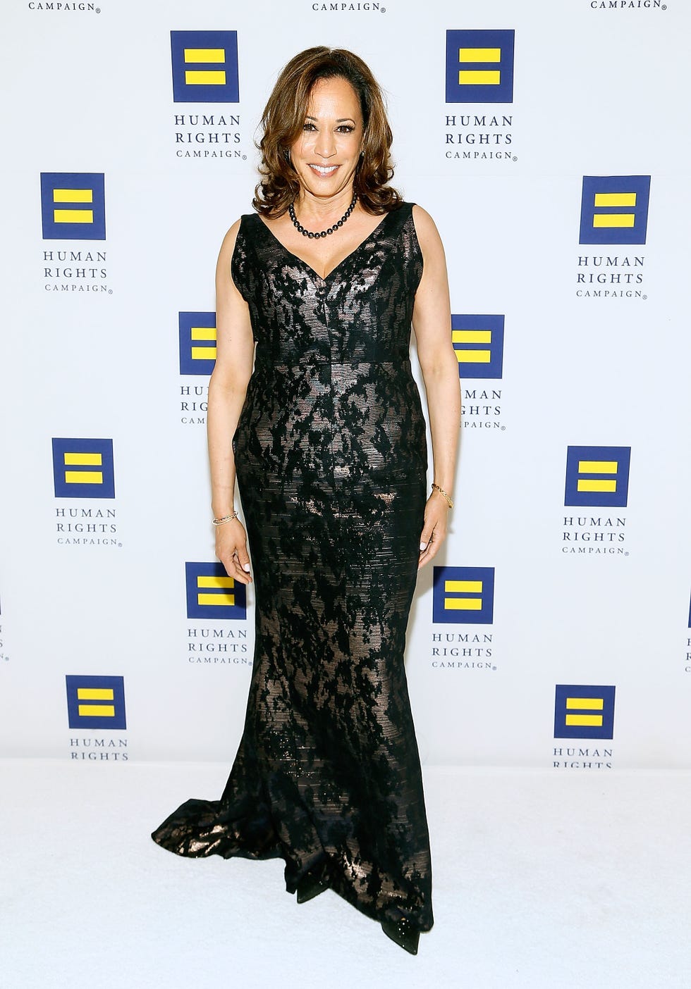 kamala harris in a black gown at the 22nd annual human rights campaign national dinner