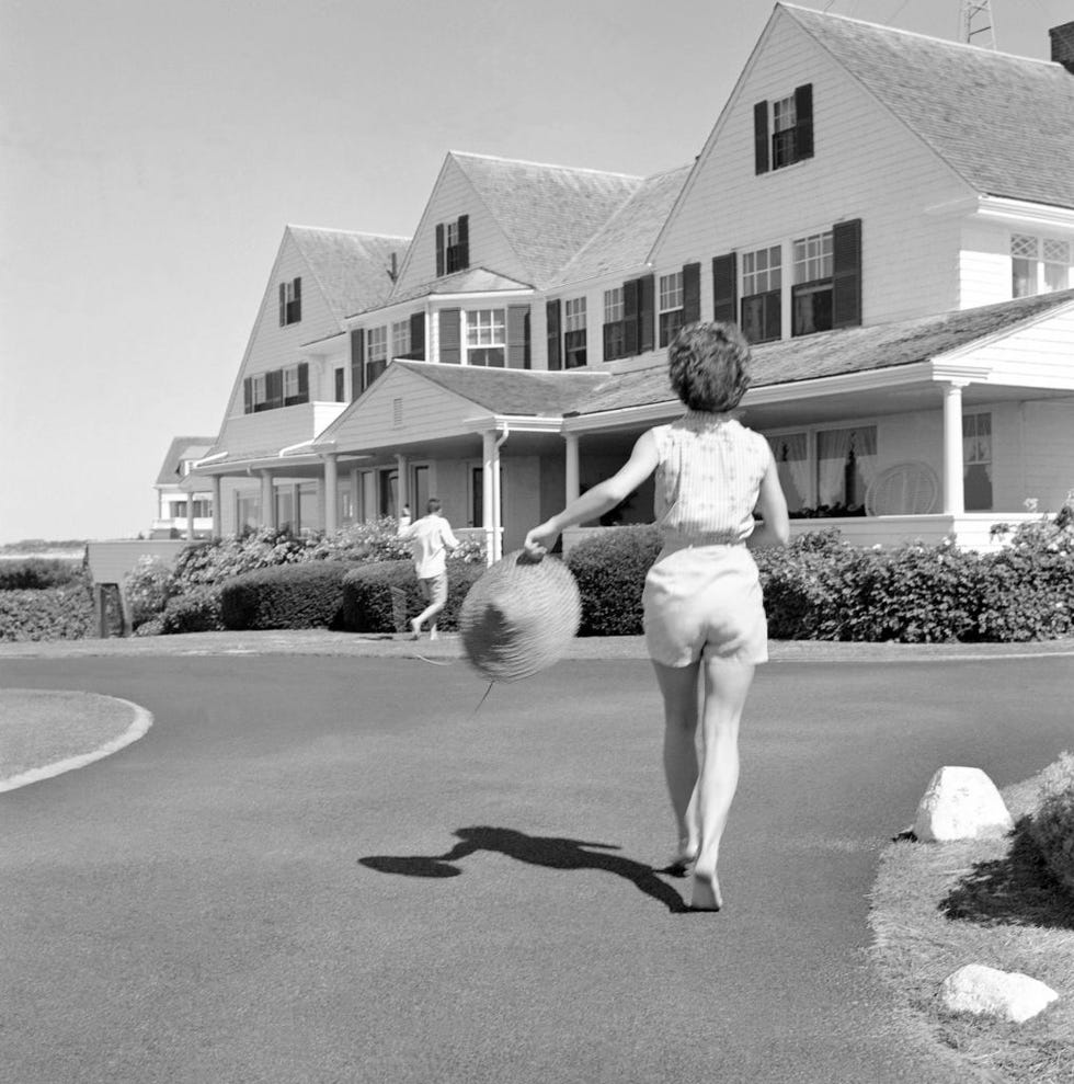 senator kennedy goes a courting