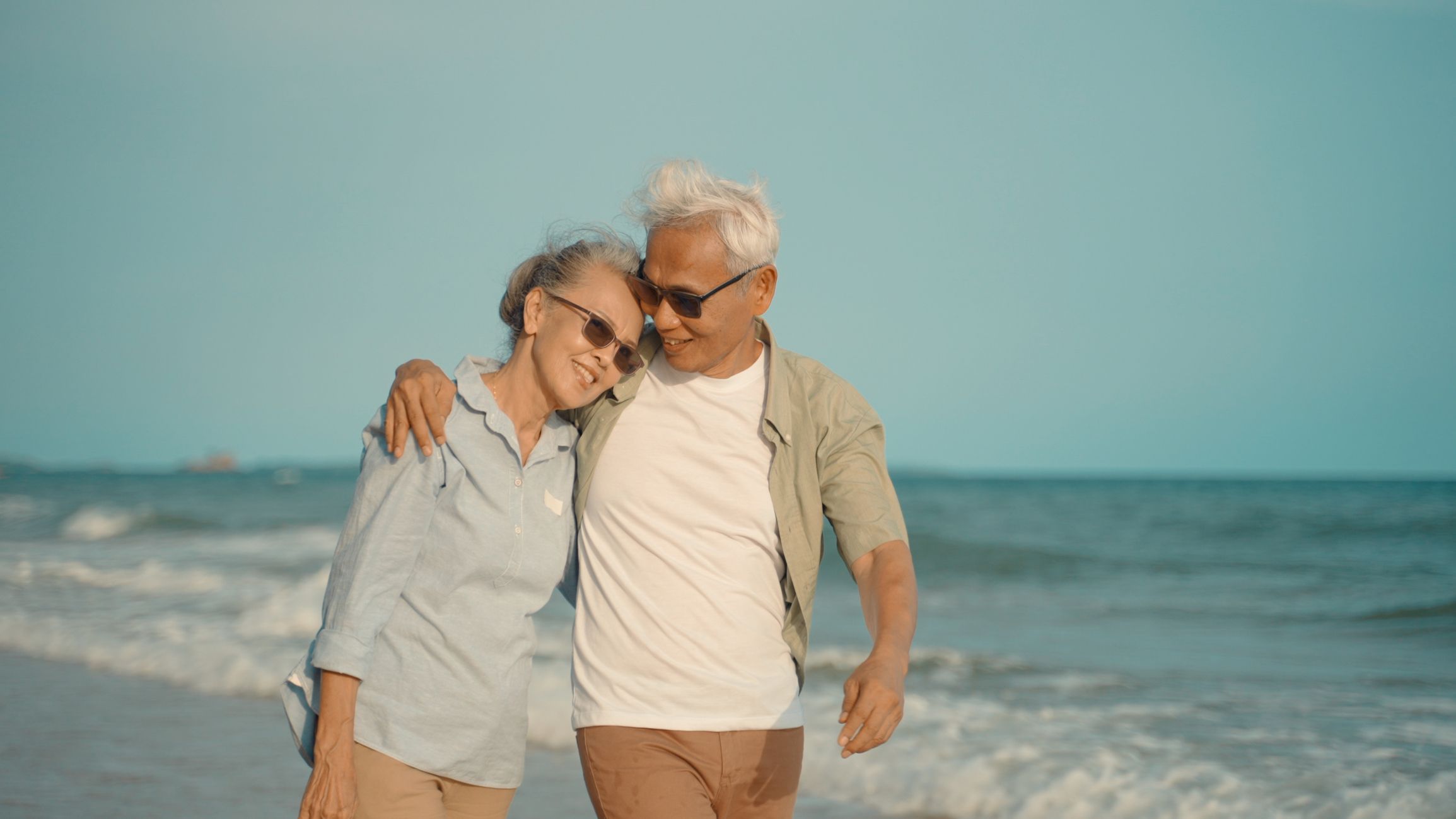 10 Best Dating Sites for People Over 50 to Find Love