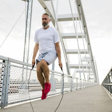 jumping rope for runners is an excellent cardio workout