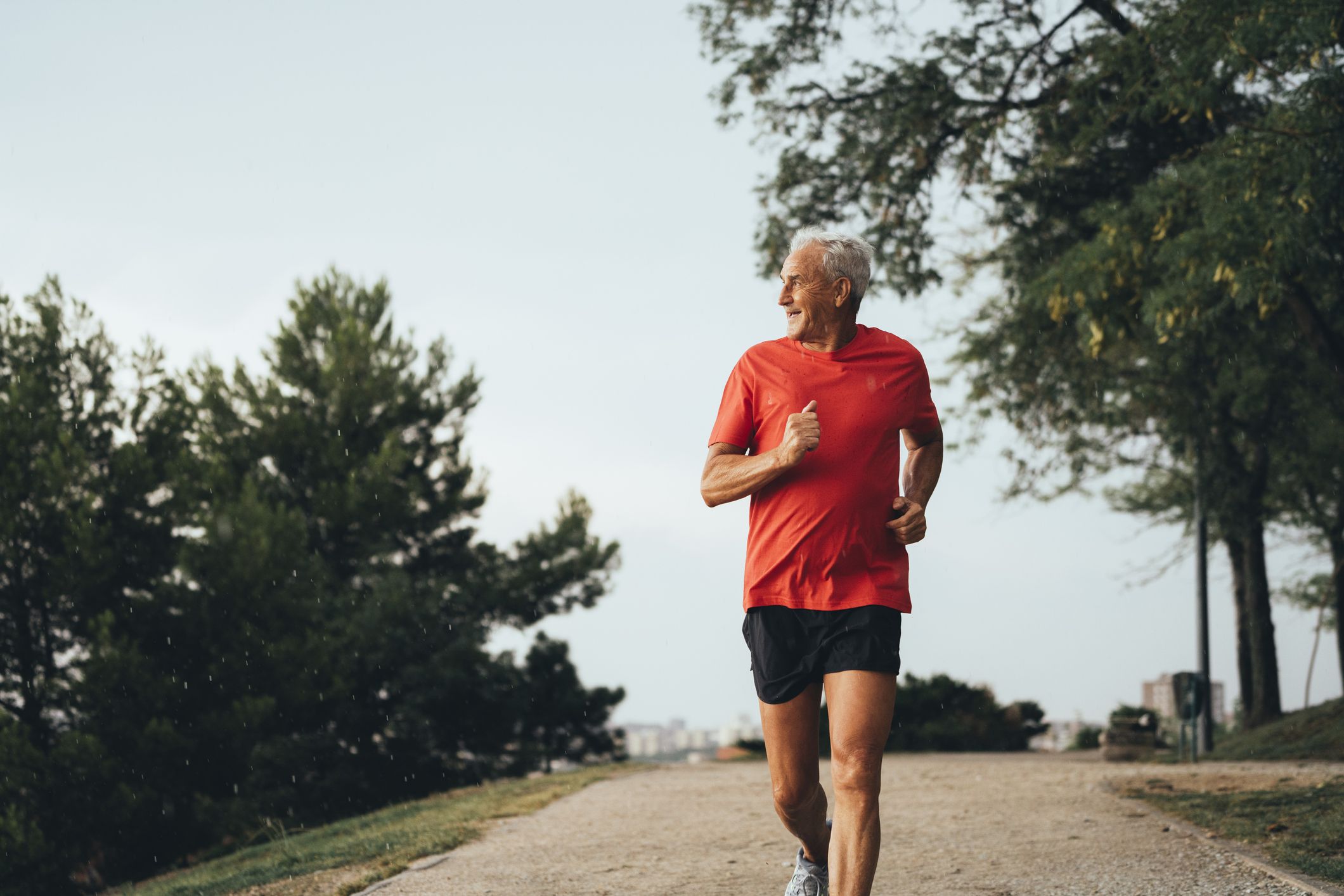 What is the ideal duration of running for beginners, elderly