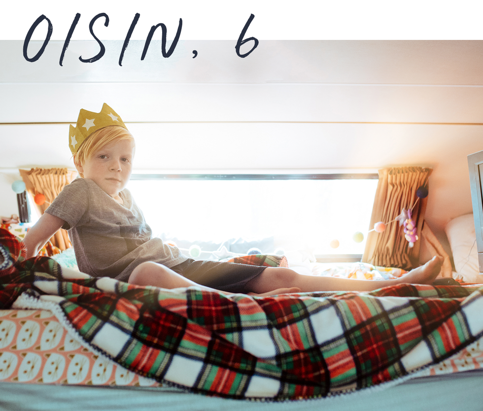 Plaid, Tartan, Pattern, Furniture, Room, Design, Textile, Bed, Linens, Child, 