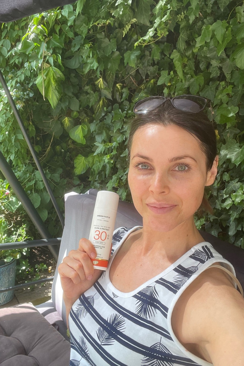 green people glow protect spf30 tan