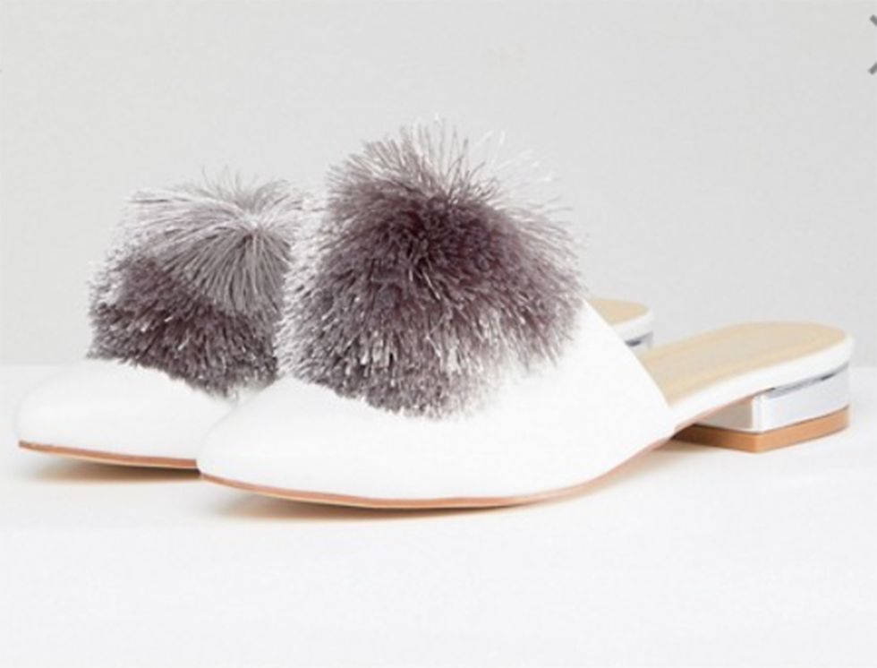 Footwear, Fur, White, Product, Shoe, Beige, Feather, Natural material, 