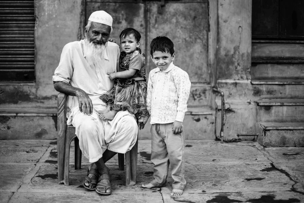 People, Photograph, Black-and-white, Monochrome, Child, Sitting, Snapshot, Monochrome photography, Photography, Adaptation, 