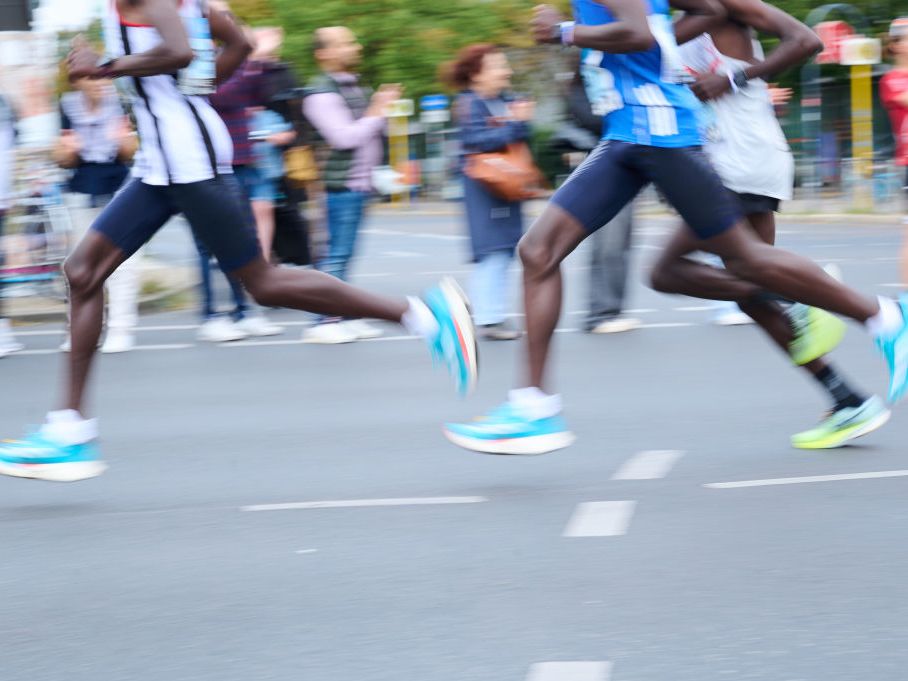 zapatillas de running Under Armour mujer entrenamiento maratón más
