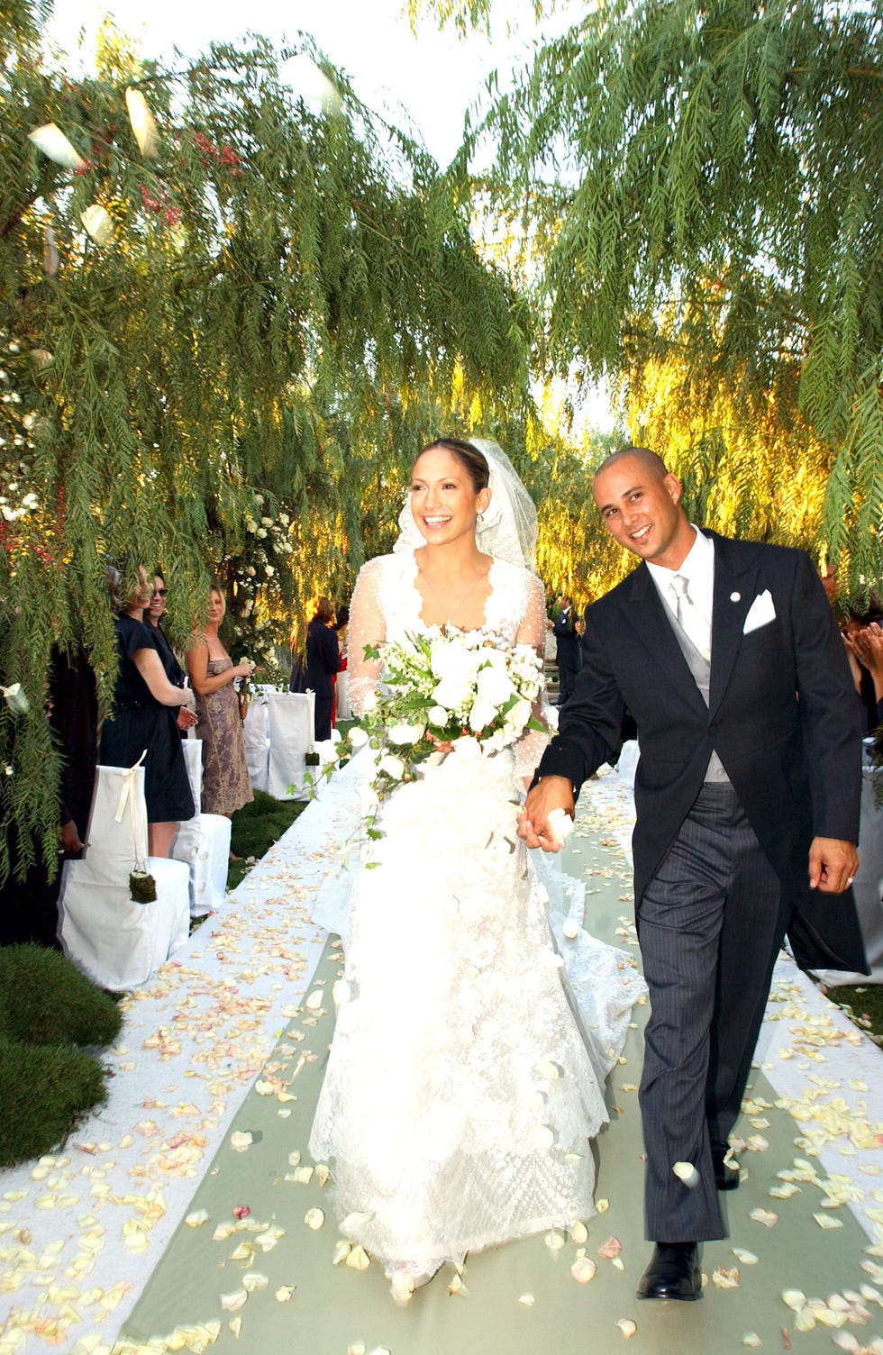 jennifer lopez wedding dress 2001