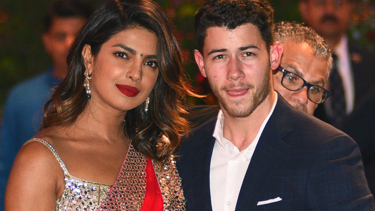 preview for Priyanka Chopra finally revealed her engagement ring from Nick Jonas